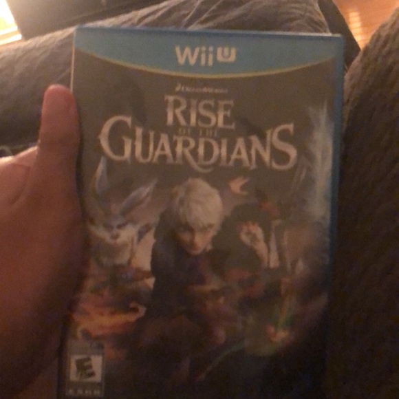 rise of the guardians ages 10+ and Skylanders 10+. - Picture 5 of 8